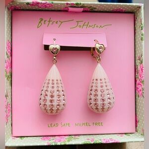 NEW Betsey Johnson Pink and Gold Plated Tear Lever Crystal Teardrop Earrings
